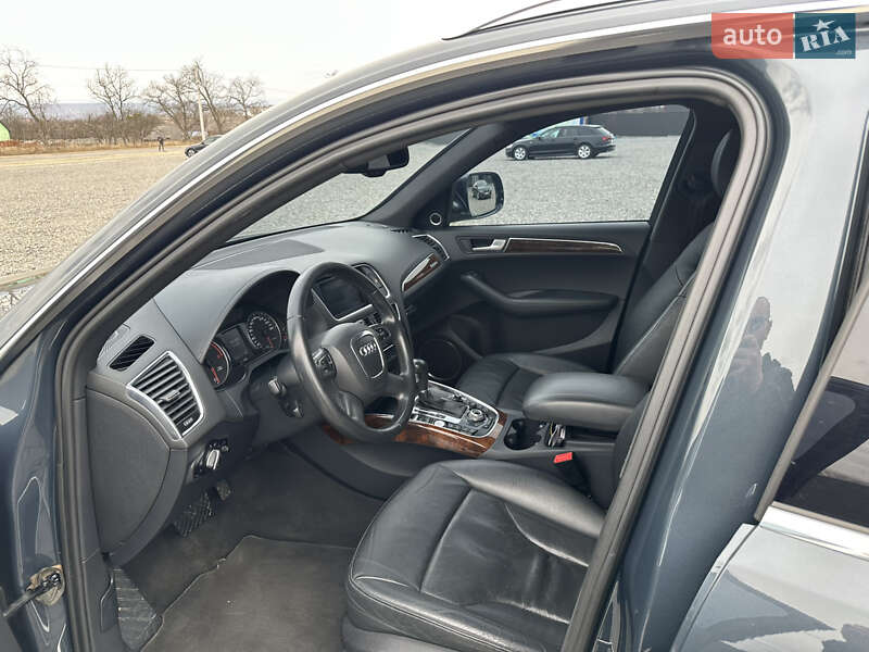 Внедорожник / Кроссовер Audi Q5 2010 в Черновцах
