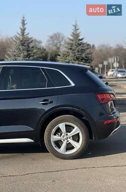 Внедорожник / Кроссовер Audi Q5 2019 в 