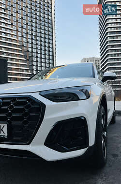 Внедорожник / Кроссовер Audi Q5 2022 в 