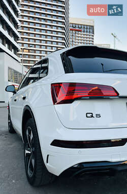 Внедорожник / Кроссовер Audi Q5 2022 в 