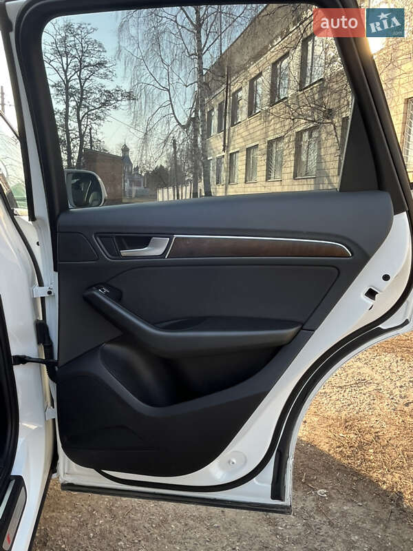 Внедорожник / Кроссовер Audi Q5 2015 в Конотопе