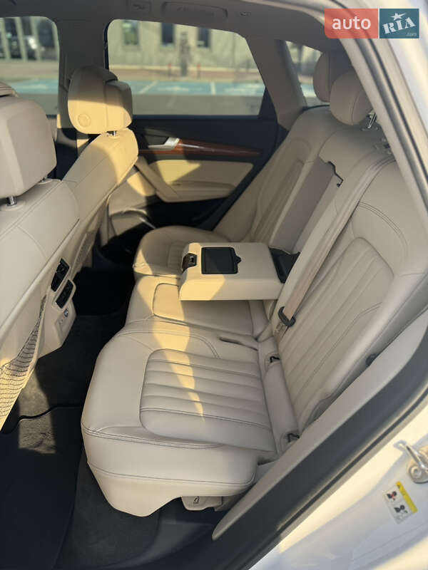 Внедорожник / Кроссовер Audi Q5 2021 в Львове