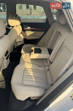 Внедорожник / Кроссовер Audi Q5 2021 в 
