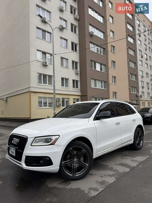 Позашляховик / Кросовер Audi Q5 2016 в 