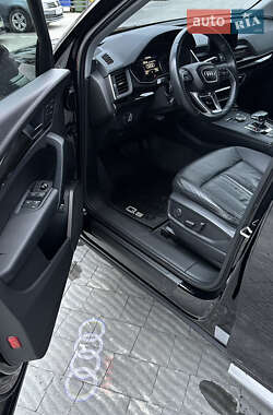 Внедорожник / Кроссовер Audi Q5 2017 в 