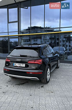 Внедорожник / Кроссовер Audi Q5 2017 в 