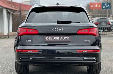 Внедорожник / Кроссовер Audi Q5 2017 в 