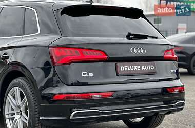 Внедорожник / Кроссовер Audi Q5 2017 в 