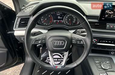 Внедорожник / Кроссовер Audi Q5 2017 в 