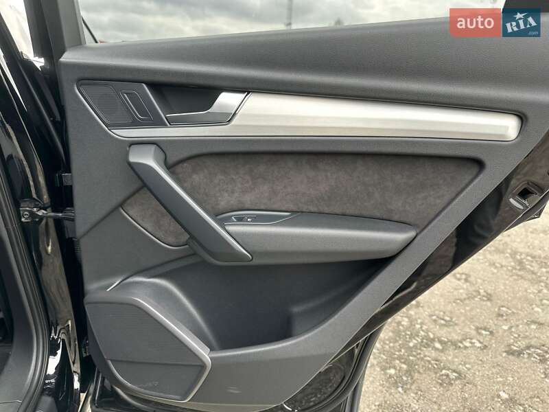 Внедорожник / Кроссовер Audi Q5 2017 в Киеве