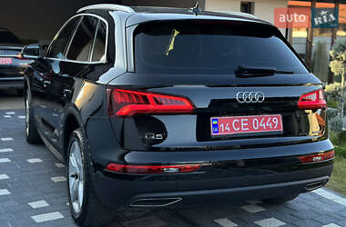 Внедорожник / Кроссовер Audi Q5 2017 в 