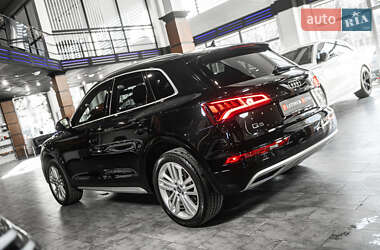 Позашляховик / Кросовер Audi Q5 2018 в 