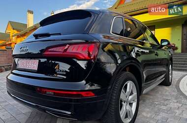 Внедорожник / Кроссовер Audi Q5 2018 в 
