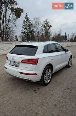 Позашляховик / Кросовер Audi Q5 2018 в 