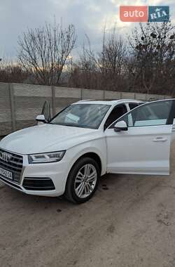 Позашляховик / Кросовер Audi Q5 2018 в 