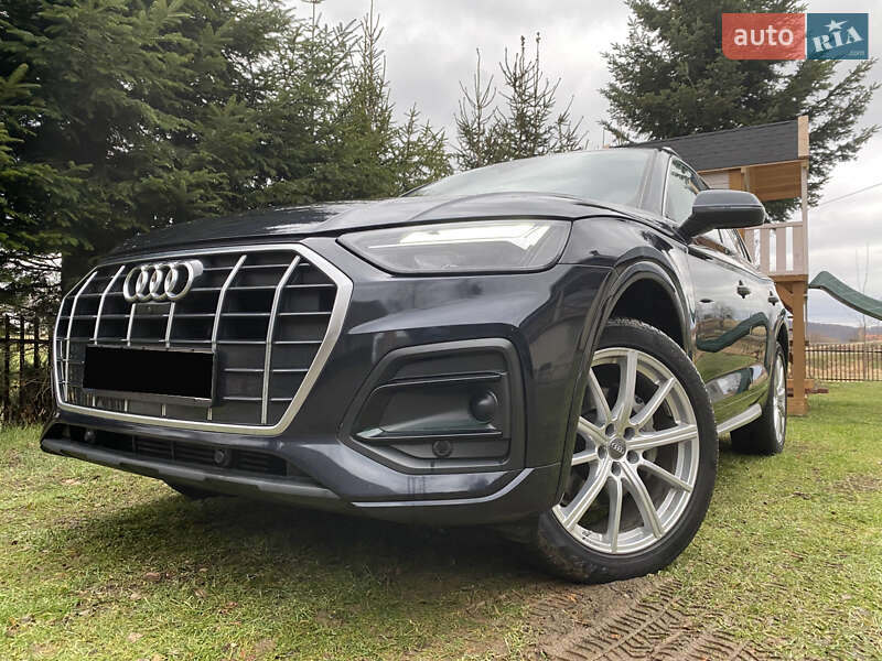 Позашляховик / Кросовер Audi Q5 2018 в 
