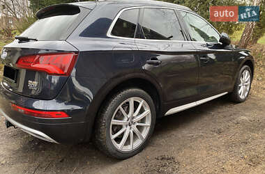 Позашляховик / Кросовер Audi Q5 2018 в 