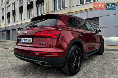 Позашляховик / Кросовер Audi Q5 2018 в 
