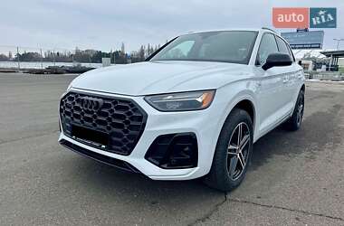 Внедорожник / Кроссовер Audi Q5 2021 в 