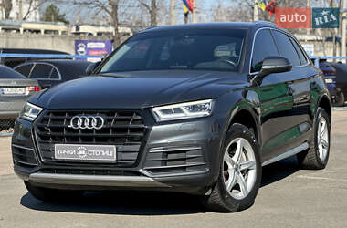 Внедорожник / Кроссовер Audi Q5 2017 в 