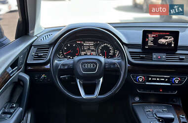 Внедорожник / Кроссовер Audi Q5 2017 в 