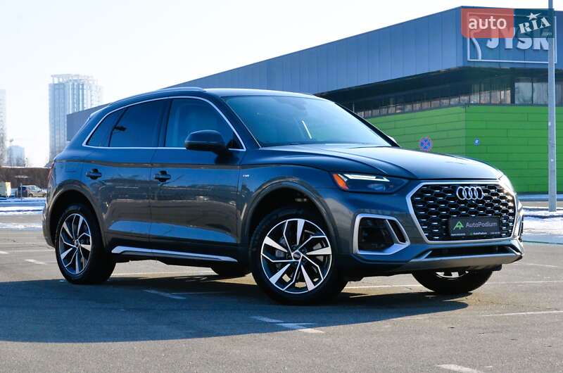 Позашляховик / Кросовер Audi Q5 2022 в 