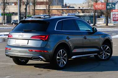 Позашляховик / Кросовер Audi Q5 2022 в 
