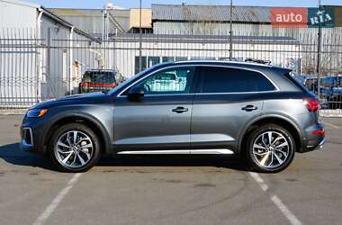 Позашляховик / Кросовер Audi Q5 2022 в 