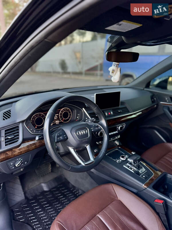 Позашляховик / Кросовер Audi Q5 2017 в Вінниці