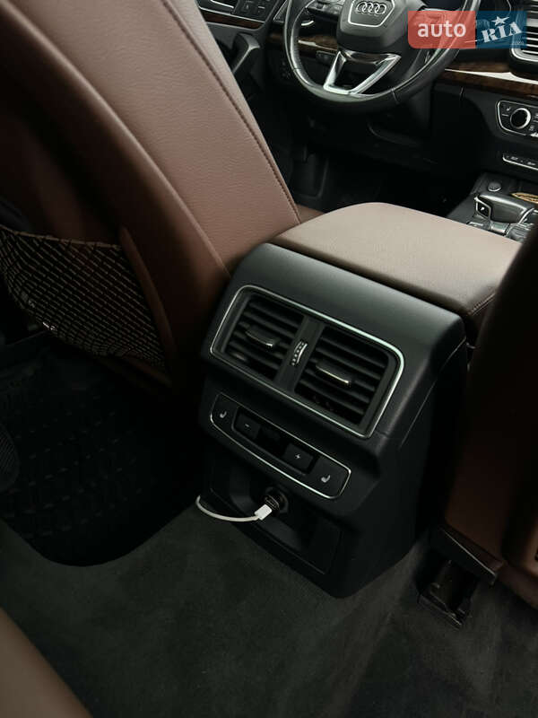 Позашляховик / Кросовер Audi Q5 2017 в Вінниці