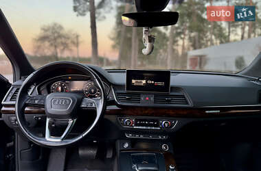 Внедорожник / Кроссовер Audi Q5 2017 в 