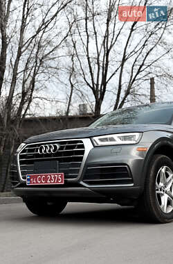 Внедорожник / Кроссовер Audi Q5 2018 в 