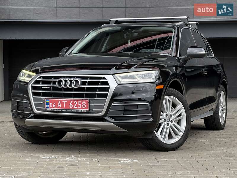 Позашляховик / Кросовер Audi Q5 2018 в 