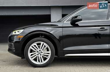 Позашляховик / Кросовер Audi Q5 2018 в 