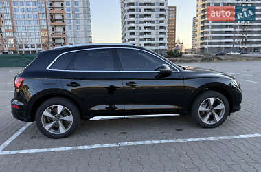 Внедорожник / Кроссовер Audi Q5 2022 в 