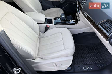 Внедорожник / Кроссовер Audi Q5 2022 в 