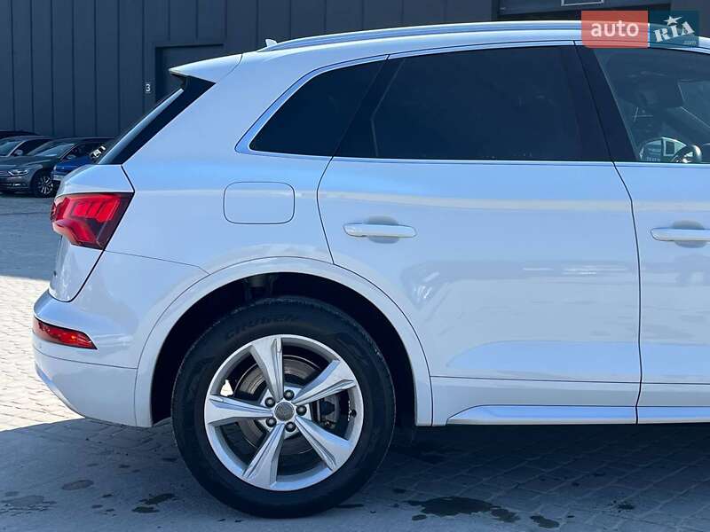 Позашляховик / Кросовер Audi Q5 2019 в Львові