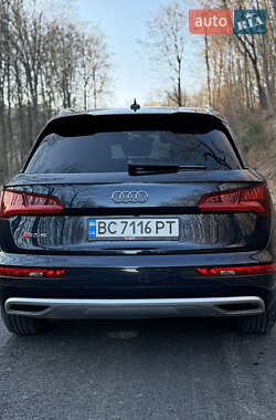 Внедорожник / Кроссовер Audi Q5 2018 в 
