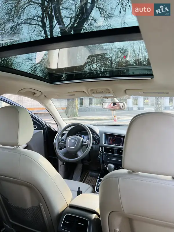 Внедорожник / Кроссовер Audi Q5 2012 в 