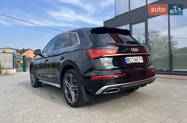 Позашляховик / Кросовер Audi Q5 2020 в 
