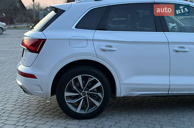 Внедорожник / Кроссовер Audi Q5 2022 в 