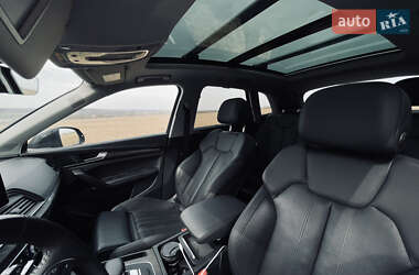 Внедорожник / Кроссовер Audi Q5 2017 в 