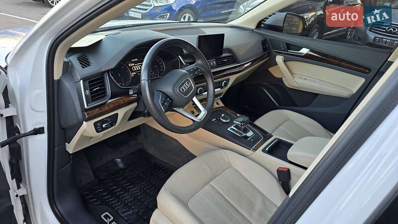 Внедорожник / Кроссовер Audi Q5 2017 в Львове