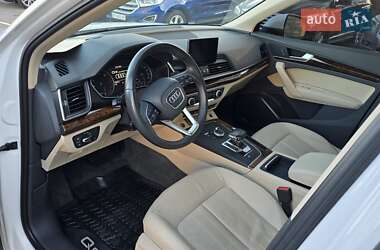 Внедорожник / Кроссовер Audi Q5 2017 в 