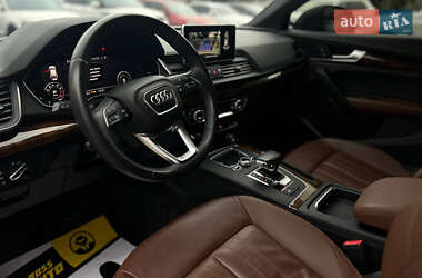 Внедорожник / Кроссовер Audi Q5 2017 в 