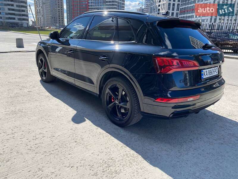Внедорожник / Кроссовер Audi Q5 2020 в Киеве