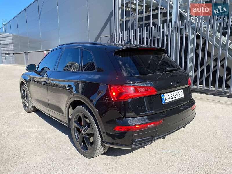 Внедорожник / Кроссовер Audi Q5 2020 в Киеве