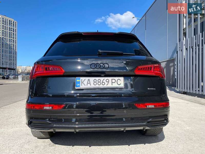 Внедорожник / Кроссовер Audi Q5 2020 в Киеве