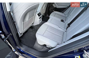 Внедорожник / Кроссовер Audi Q5 2021 в 