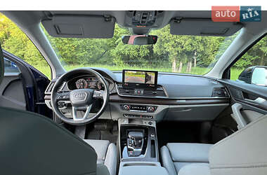 Внедорожник / Кроссовер Audi Q5 2021 в 